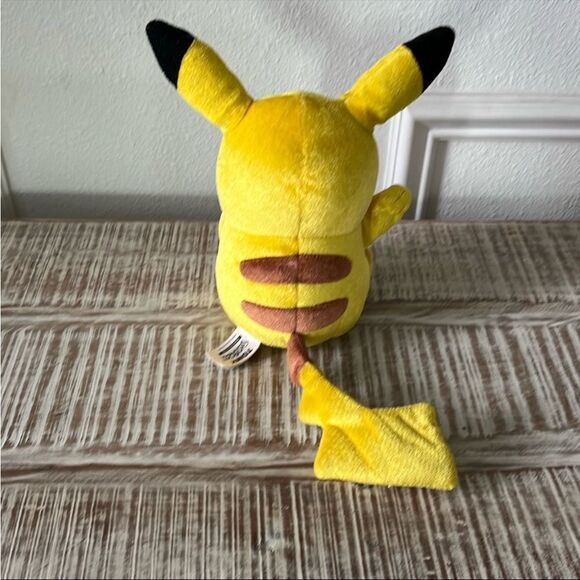 POKÉMON Tomy Yellow Pikachu Plush Toy - Picture 3 of 6